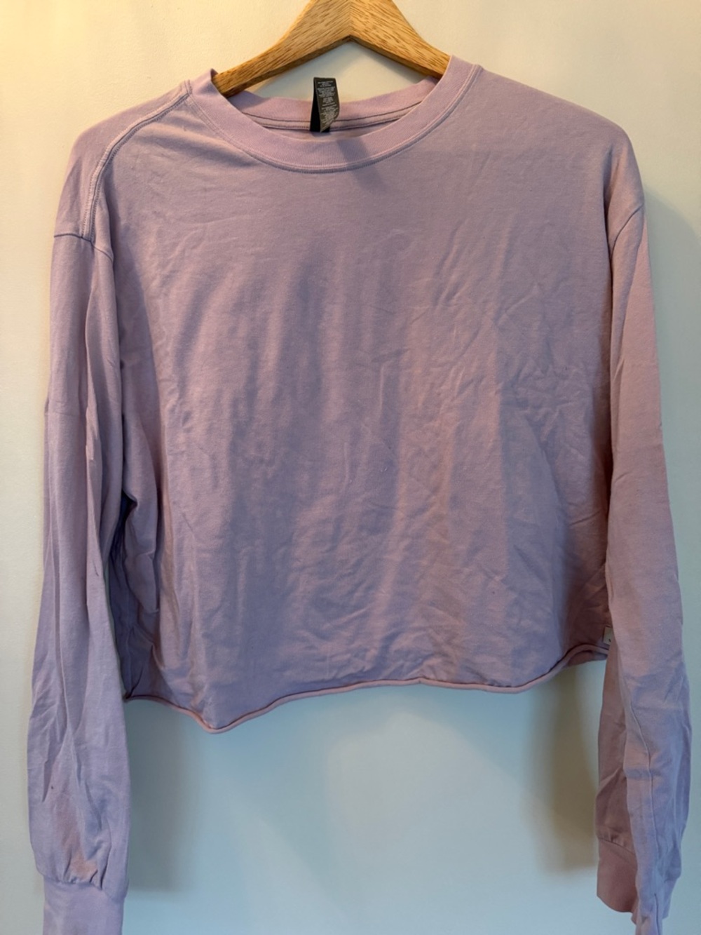Vuori Women's Lavender Long-Sleeve Crewneck Top